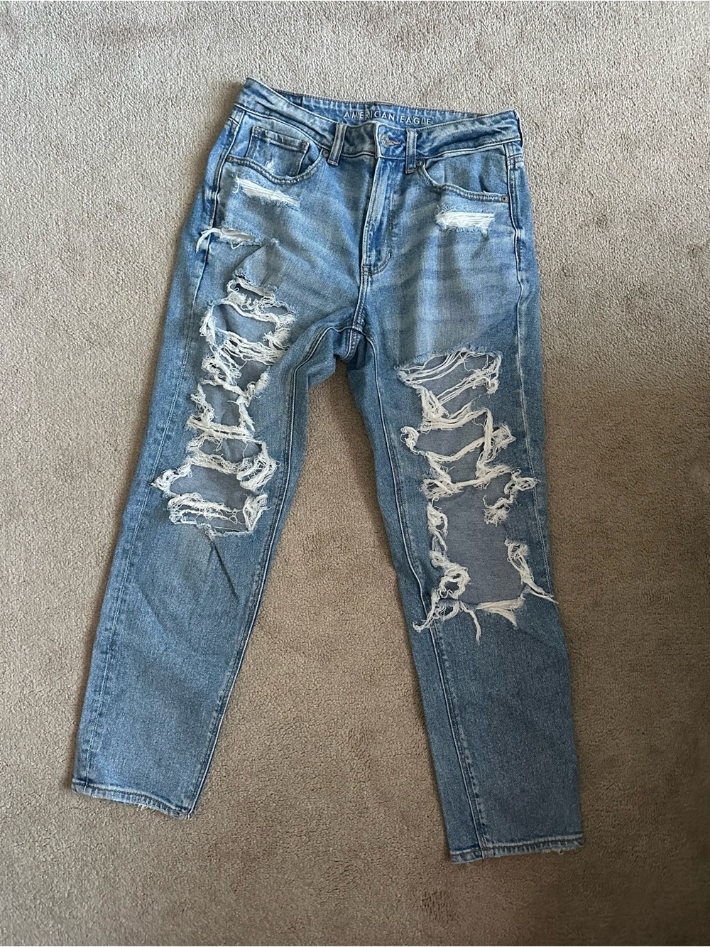 american eagle distressed jeans